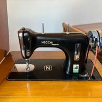 Macchina da cucire Necchi Esperia con mobile