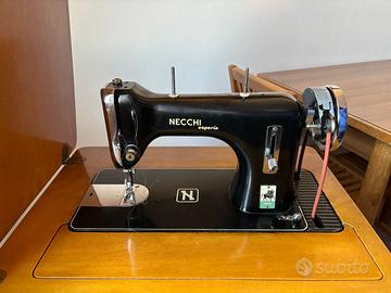 Macchina da cucire Necchi Esperia con mobile