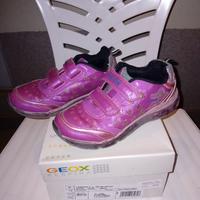 Sneackers fuxia n.31 della marca Geox