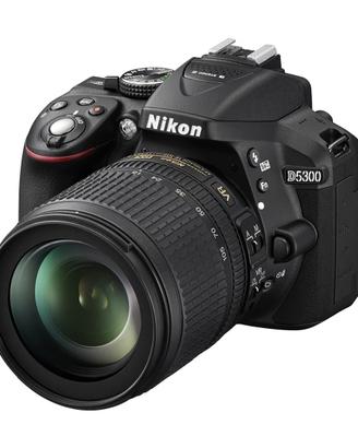 Nikon D5300 + 18-105mm VR + SD 8GB 200x Lexar Prem