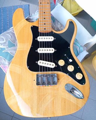 Chitarra elettrica Hondo II, Fender 1979 Japan.
