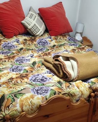 2 letti singoli in legno