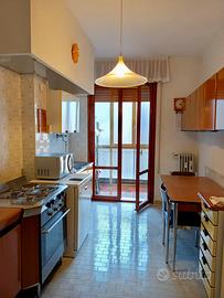 Appartamento con tre camere e due bagni