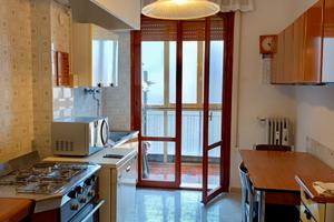 Appartamento con tre camere e due bagni