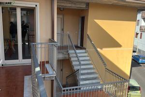 Camporotondo- Via Padre Pio - Vani 4 -Buone Condiz