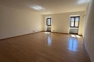 Appartamento di 160 m² con 3 locali a Città di Cas
