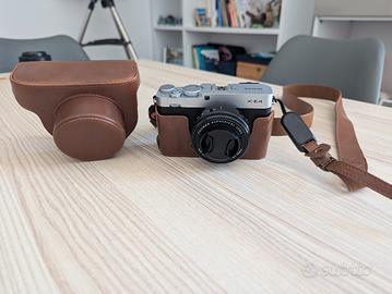 Fujifilm X E4 + Fujinon 27 mm f/2.8 + accessori