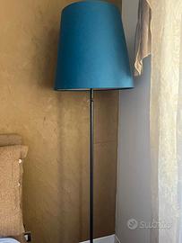 Lampada da terra in ferro battuto, abajour tessuto