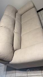 Divano tre posti beige/panna in pelle