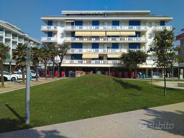 Vista mare giugno spiaggia vicina