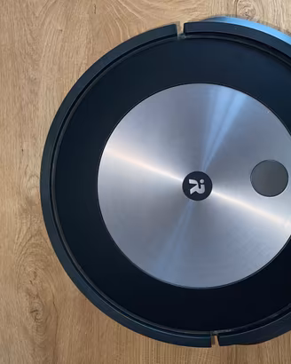 iRobot Roomba J7+ con base autosvuotante