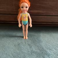 Bambola sorellina di Barbie con costume – capelli