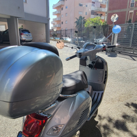 Vespa gts 300 anno 2022 km 9800 superaccessoriata