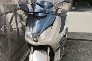 scooter Yamaha x-max 250