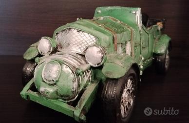 Salvadanaio auto d'epoca