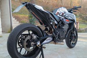 KTM Duke 790