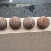 Antiche palle di cannone