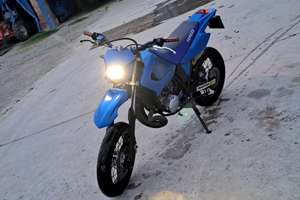 Yamaha 125 motard