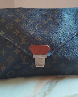 pochette Louis Vuitton 