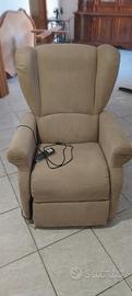 poltrona elettrica con movimento gambe e schienale
