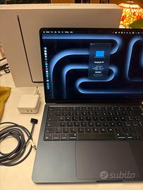 MacBook Air 13” - 24GB ram - 512GB Apple computer