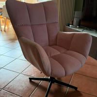 Poltrona girevole in velluto rosa cipria