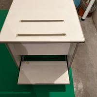 Scrivania porta computer