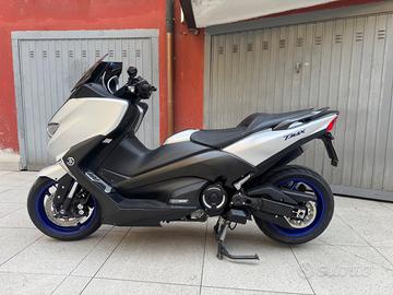 👉 Yamaha TMAX 530 SX Sport Edition 2017 – 20.000