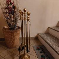 Attrezzi da camino in ottone