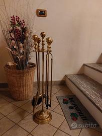 Attrezzi da camino in ottone