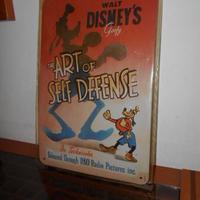 Tabellina in lamiera della Walt Disney