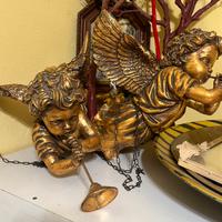 Decorazioni angeliche dorate