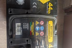 Batteria auto 44Ah 12v 400a