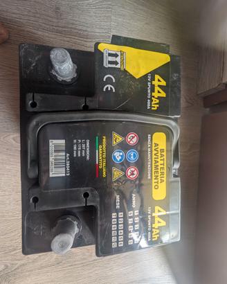 Batteria auto 44Ah 12v 400a