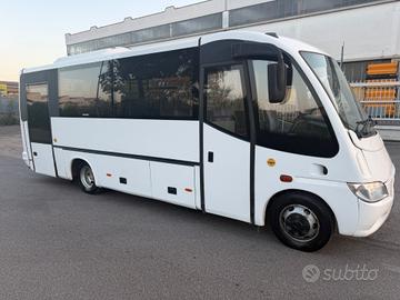 Autobus/ Mercedes posti 23+16+2
