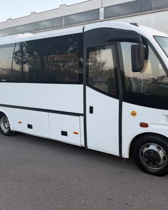 Autobus/ Mercedes posti 23+16+2