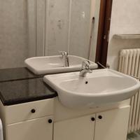Mobile bagno e specchio