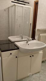 Mobile bagno e specchio