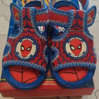 Sandali bambino nuovi n.24