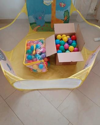 Piscina per bambini con palline