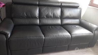 Divano vera pelle nero con doppio relax elettrico