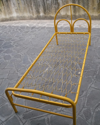 Letto singolo in ferro