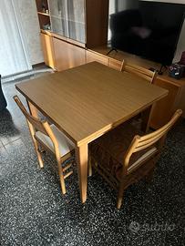 Tavolo allungabile con sedie