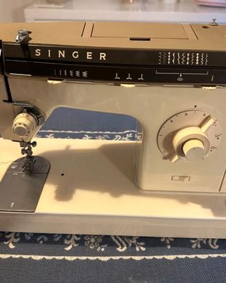 Macchina da cucire Singer 7108 vintage con pedale