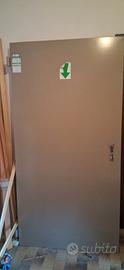 porta tagliafuoco senza maniglia e senza cornice
