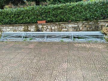 struttura in metallo 