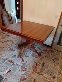 tavolo in noce allungabile