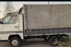 Nissan trade 2,8 telonato