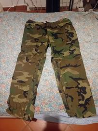 Pantaloni militari US woodland impermeabili