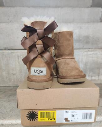 Ugg bambina taglia 25 (veste fino al 27)